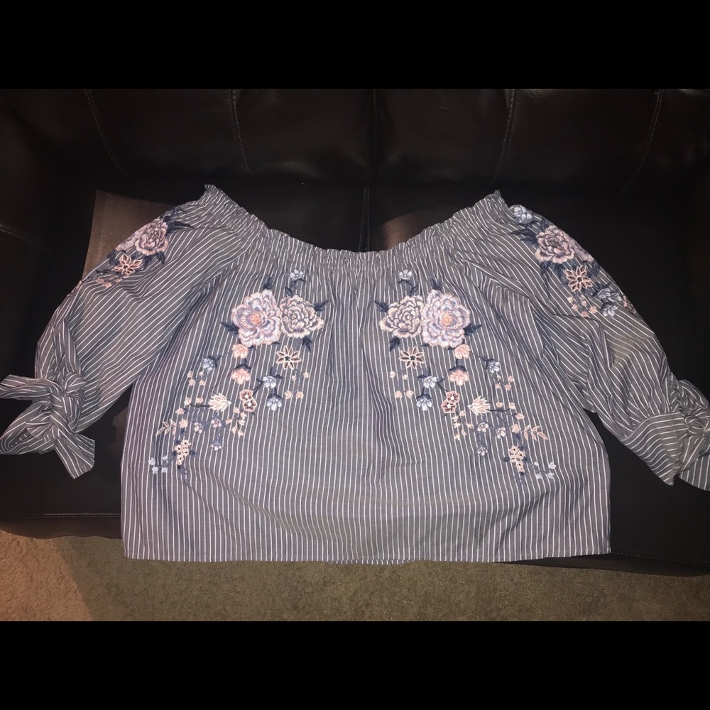 AE off the shoulder top 